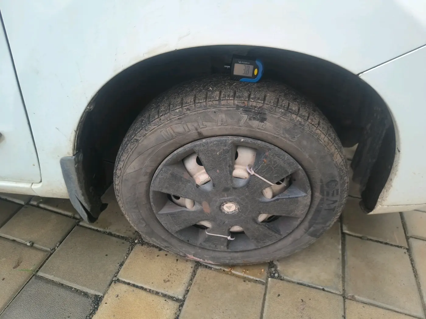 2012 Maruti Wagon R 1.0 LXI LPG, Petrol, Manual, 77,799 km, tyre
