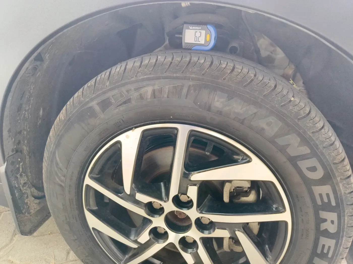 2024 Mahindra XUV 3XO AX5 1.2 L TCMPFi, Petrol, Manual, 7,594 km, tyre