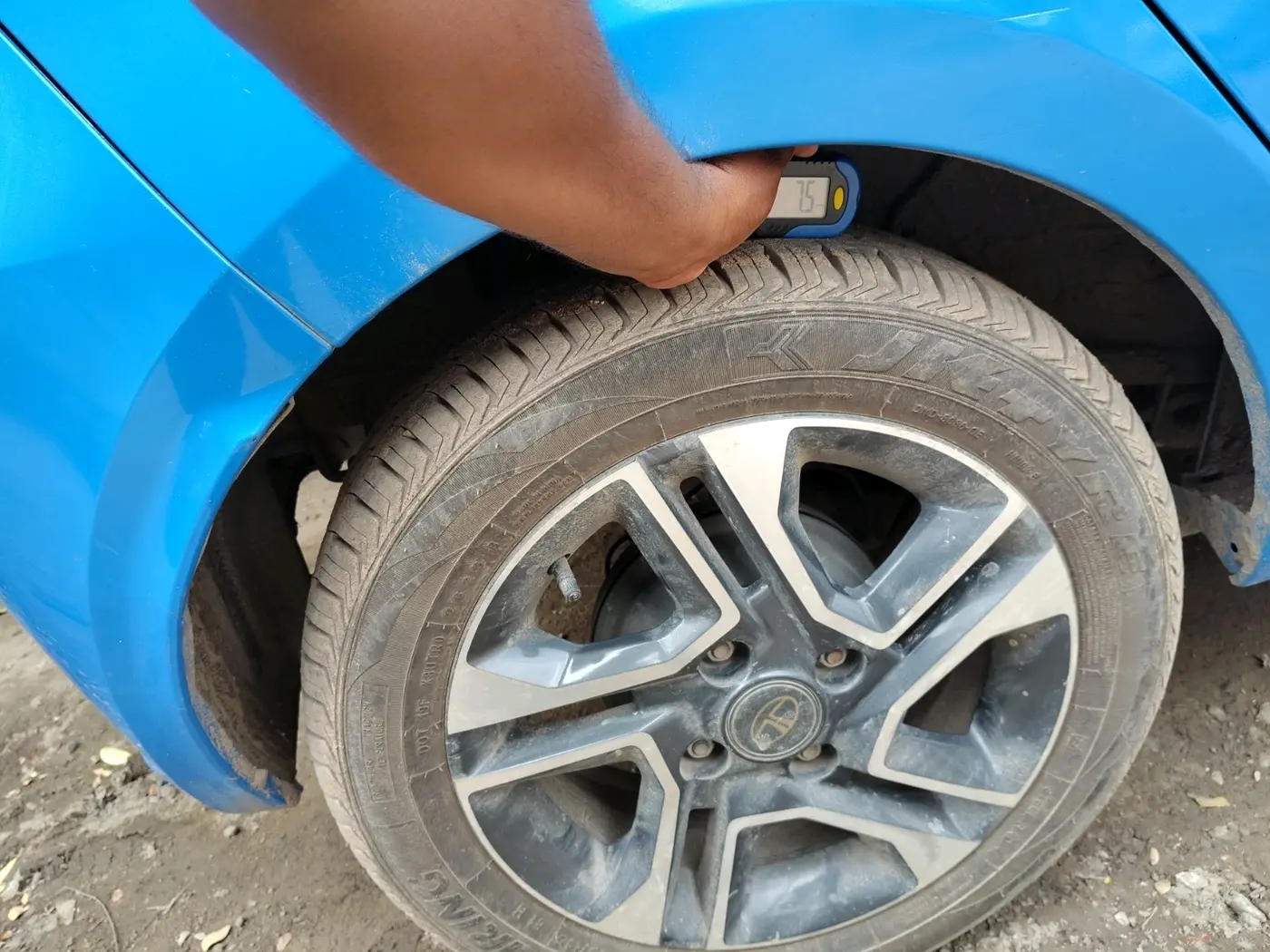 2020 Tata Tiago XZA PLUS PETROL, Petrol, Automatic, 52,335 km, tyre