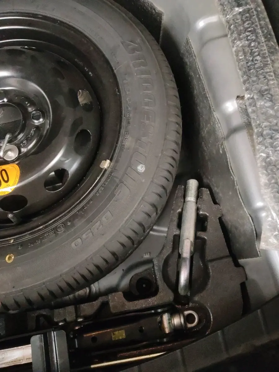 2019 Tata TIGOR XZA PLUS PETROL, Petrol, Automatic, 26,626 km, tyre