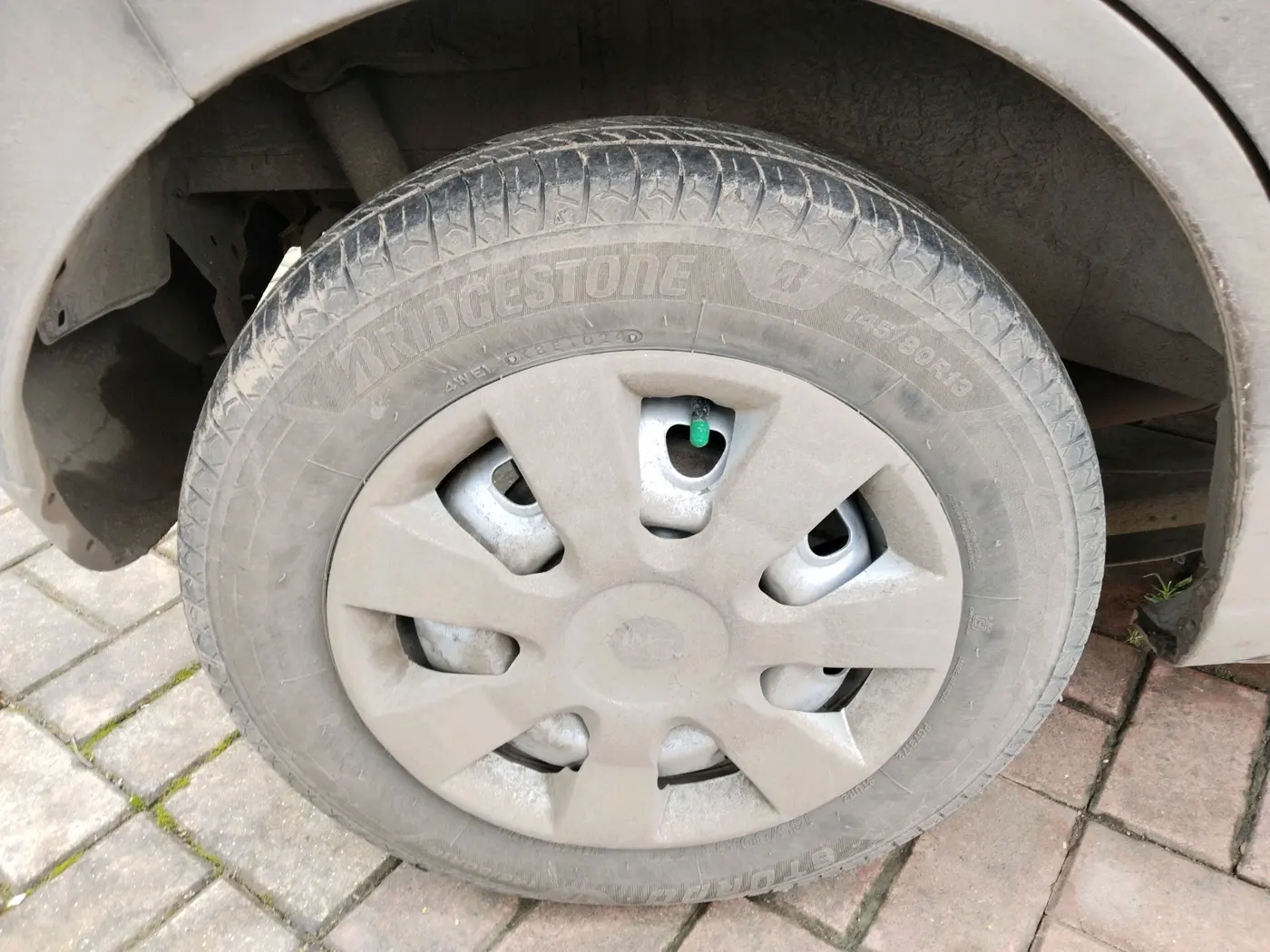 2013 Maruti Wagon R 1.0 LXI CNG, CNG, Manual, 2,86,982 km, tyre