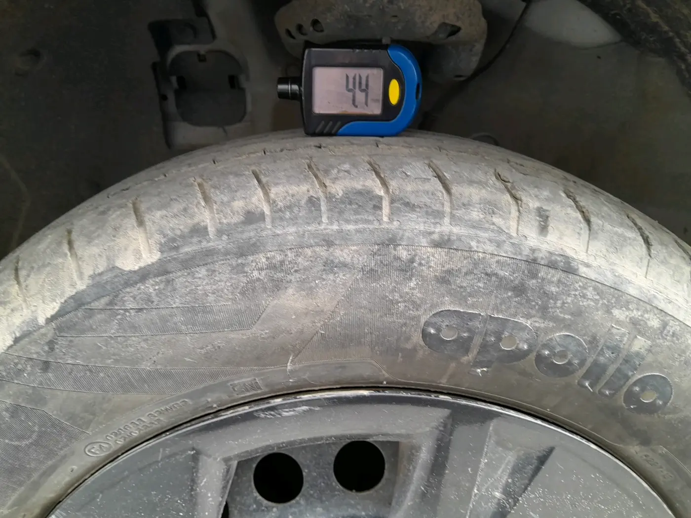 2023 Hyundai VENUE S(O) 1.2, Petrol, Manual, 41,480 km, tyre