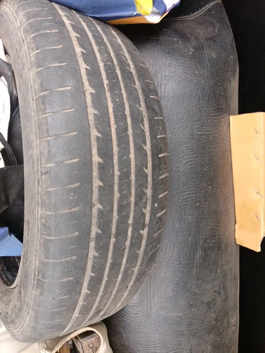 2019 Tata NEXON XM PETROL, CNG, Manual, 85,845 km, tyre
