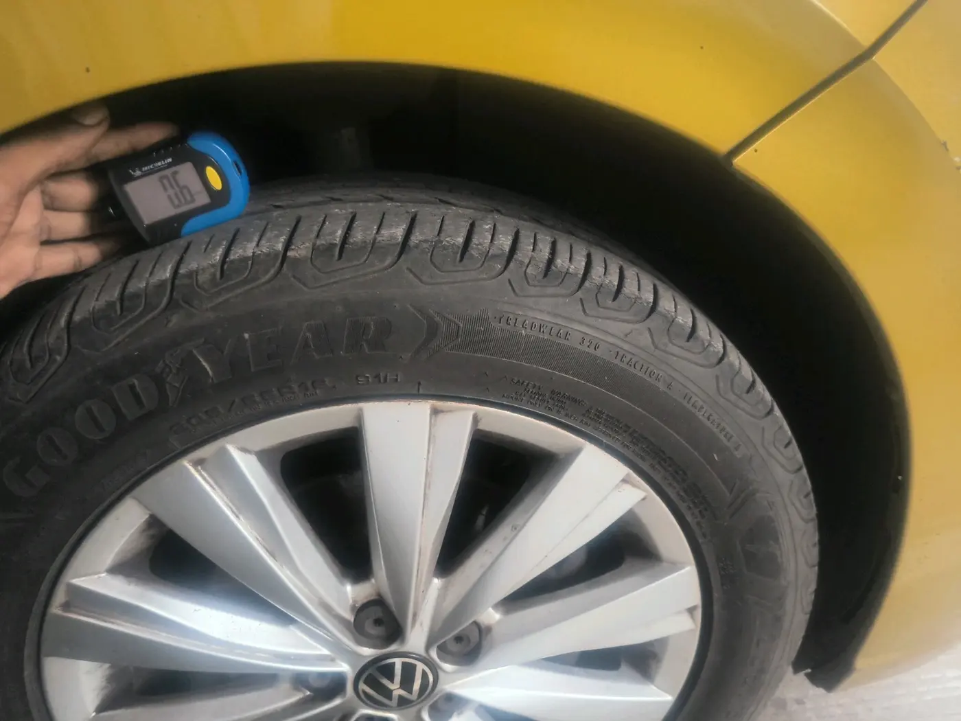 2022 Volkswagen VIRTUS HIGHLINE TSI 1.0 AT, Petrol, Automatic, 40,098 km, tyre