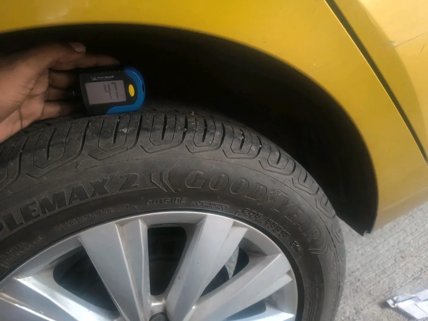 2022 Volkswagen VIRTUS HIGHLINE TSI 1.0 AT, Petrol, Automatic, 40,098 km, tyre