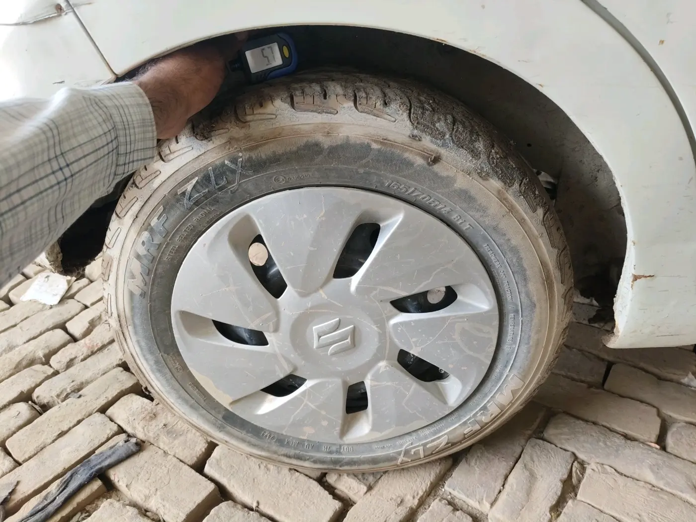 2016 Maruti Celerio VXI, CNG, Manual, 1,06,533 km, tyre