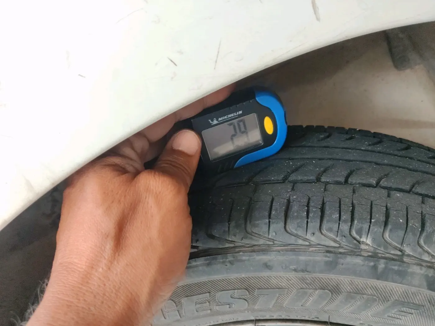 2014 Maruti Alto 800 STD, Petrol, Manual, 25,311 km, tyre