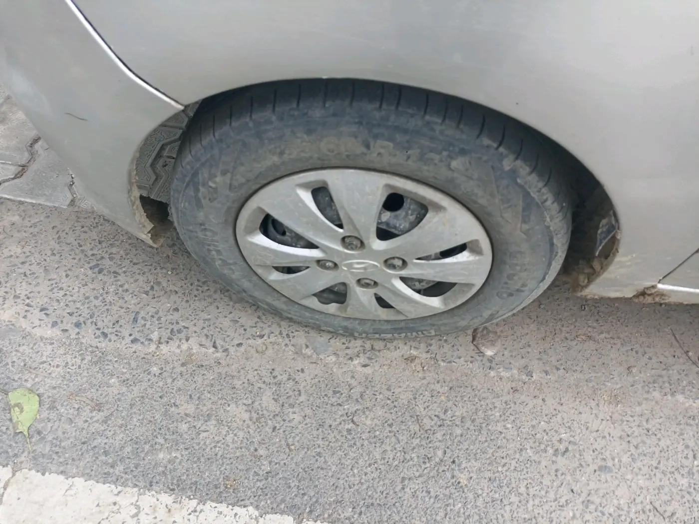 2011 Hyundai i10 MAGNA 1.2 AT, Petrol, Automatic, 92,582 km, tyre