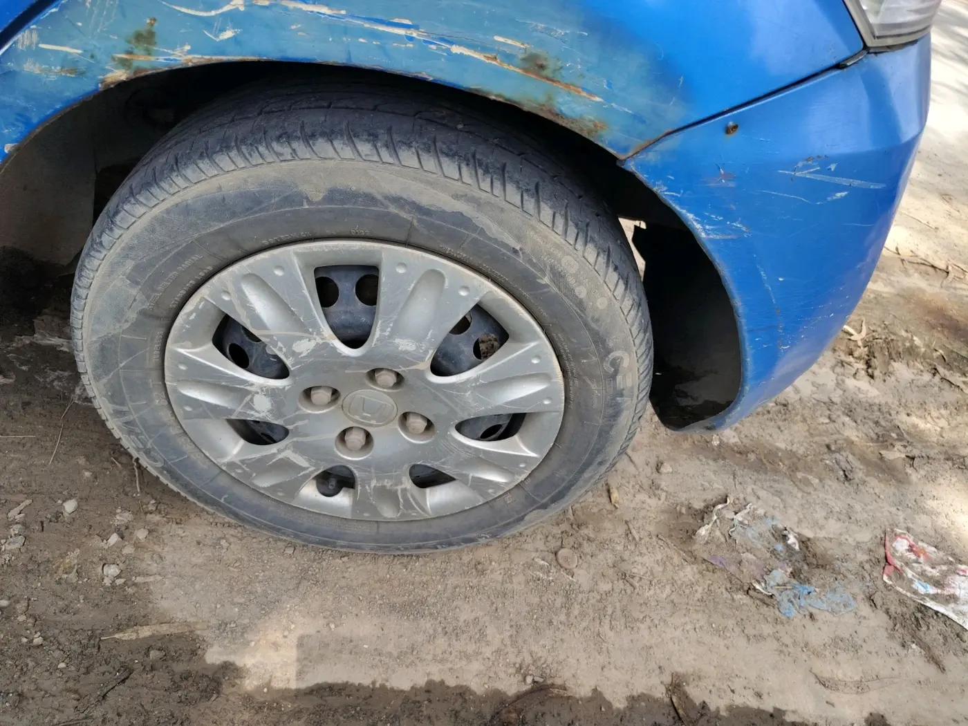 2012 Honda Brio S MT, CNG, Manual, 1,74,966 km, tyre