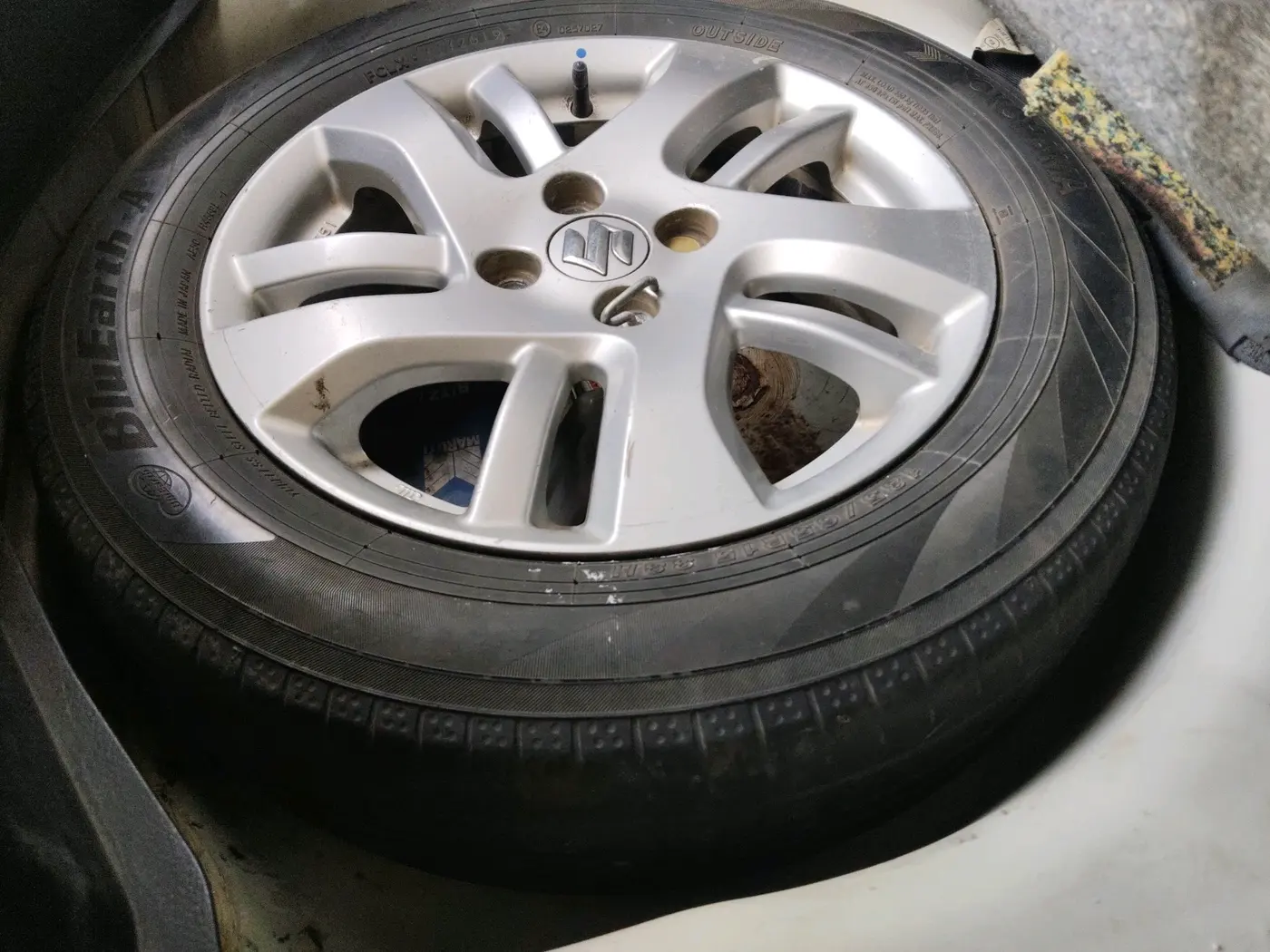 2014 Maruti Swift VDI, Diesel, Manual, 1,39,716 km, tyre