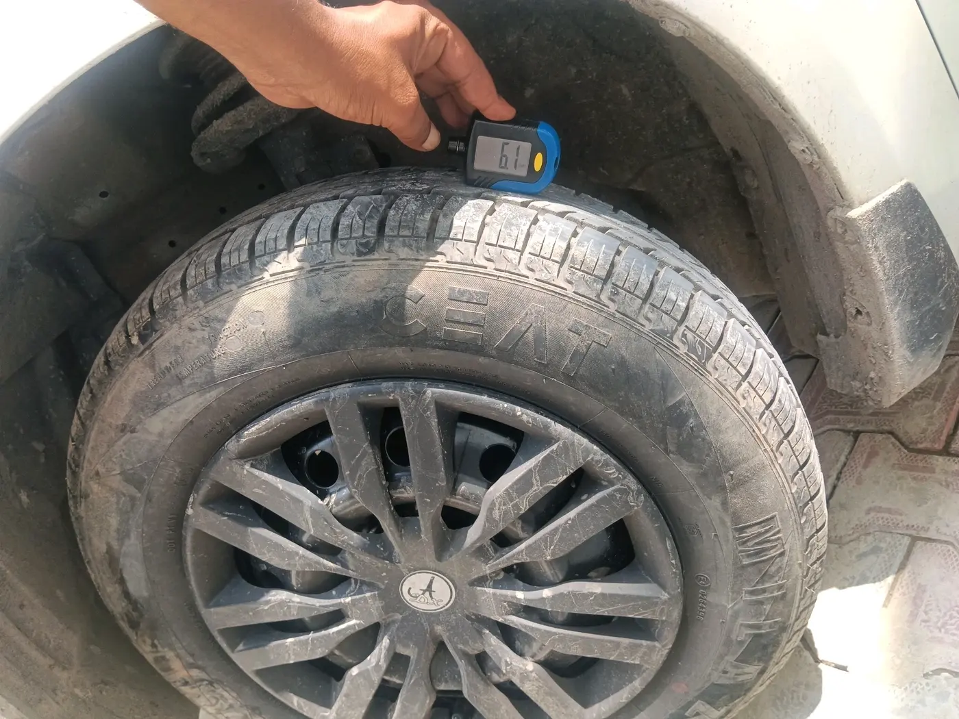 2016 Maruti Swift VXI, CNG, Manual, 89,784 km, tyre
