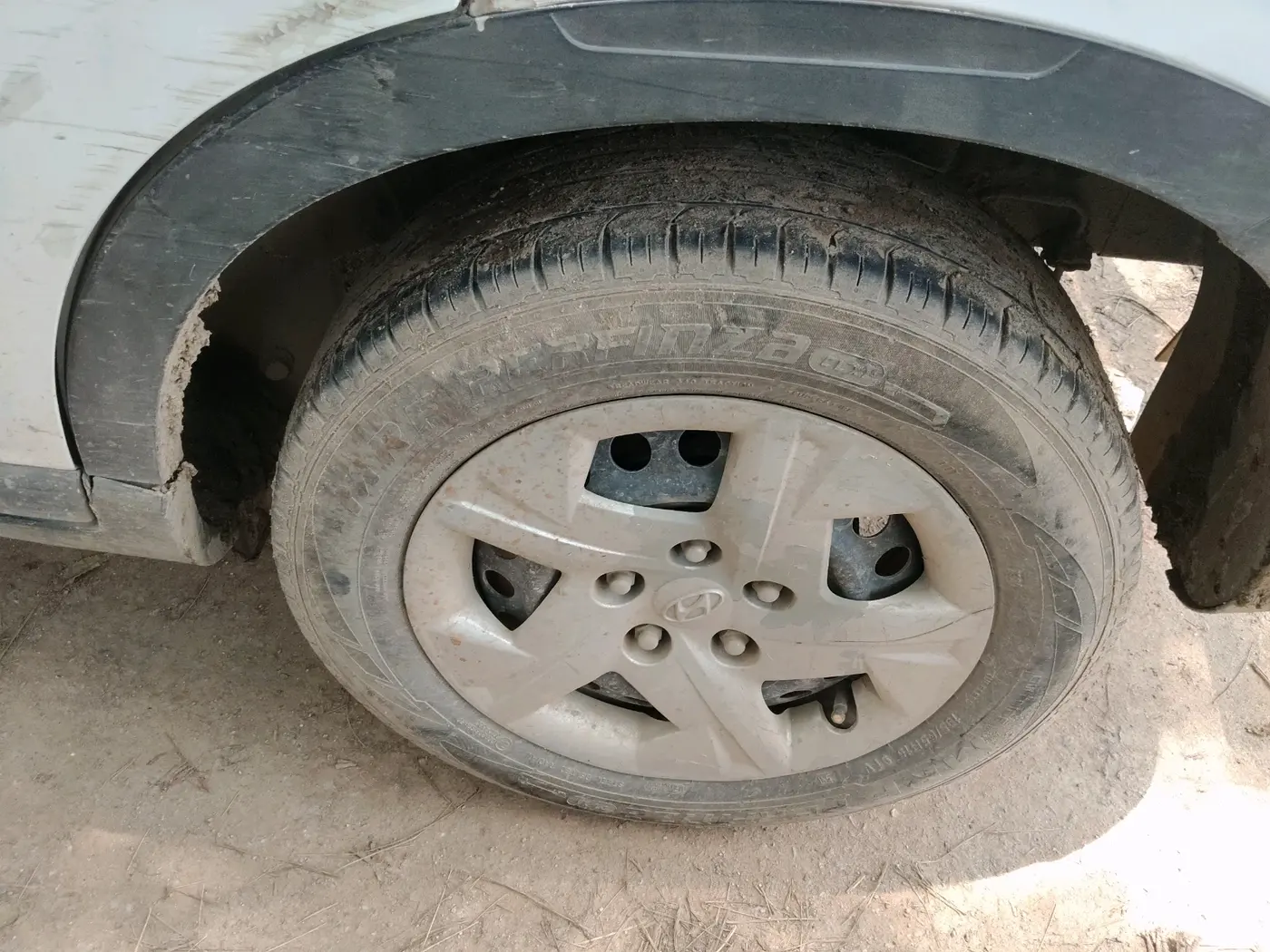 2021 Hyundai VENUE E 1.2, Petrol, Manual, 96,767 km, tyre