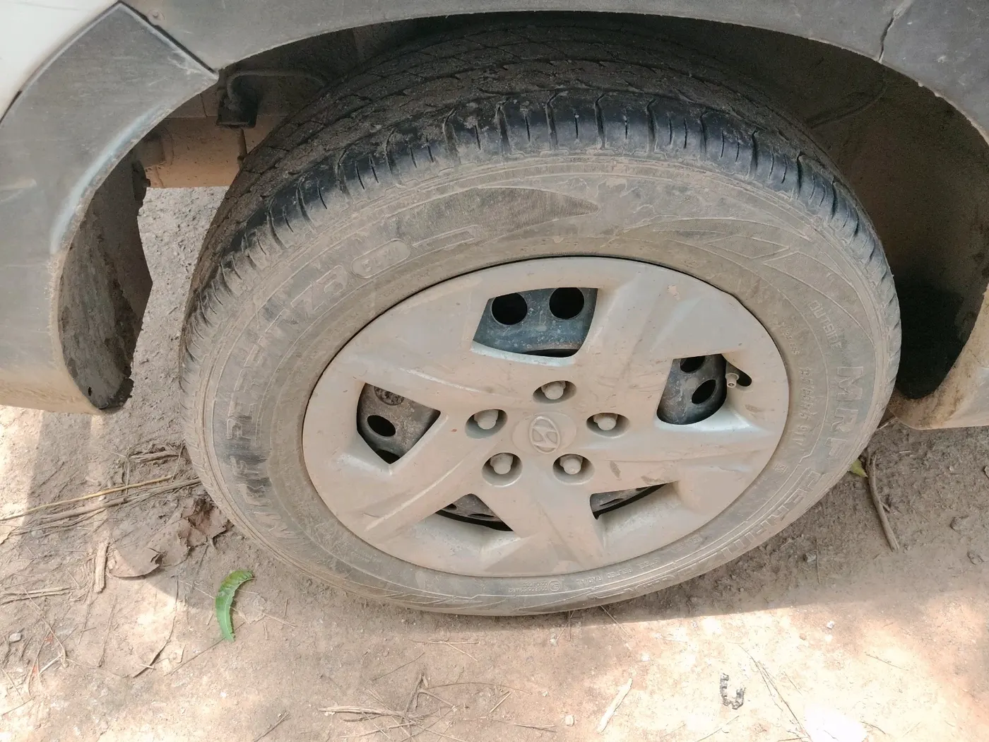 2021 Hyundai VENUE E 1.2, Petrol, Manual, 96,767 km, tyre