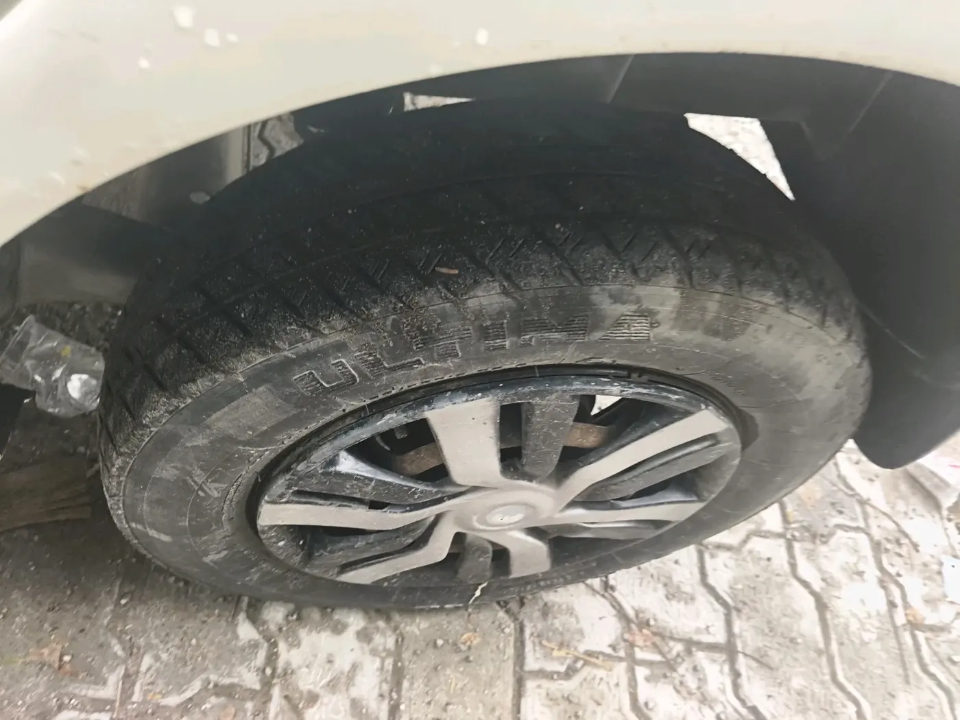 2016 Datsun Redi Go A, Petrol, Manual, 76,505 km, tyre