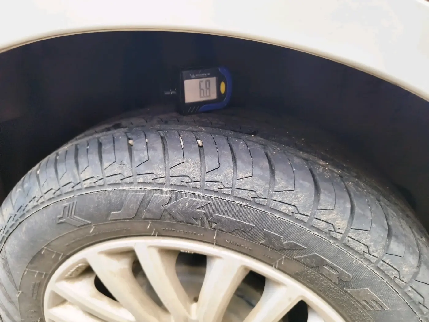 2023 Maruti Dzire ZXI, Petrol, Manual, 65,075 km, tyre