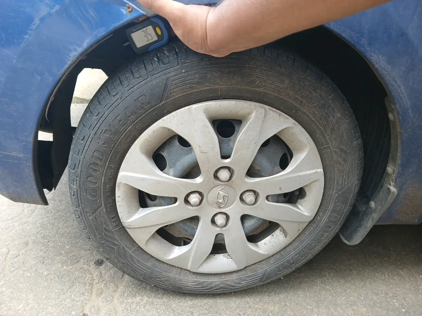 2015 Hyundai Eon MAGNA +, Petrol, Manual, 22,265 km, tyre