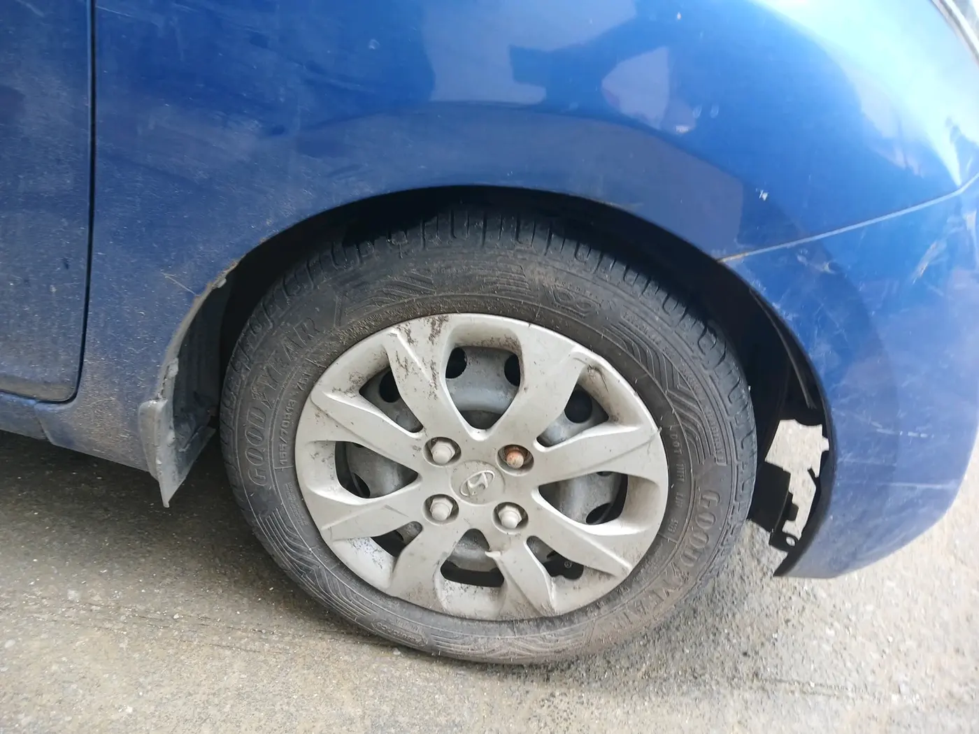2015 Hyundai Eon MAGNA +, Petrol, Manual, 22,265 km, tyre