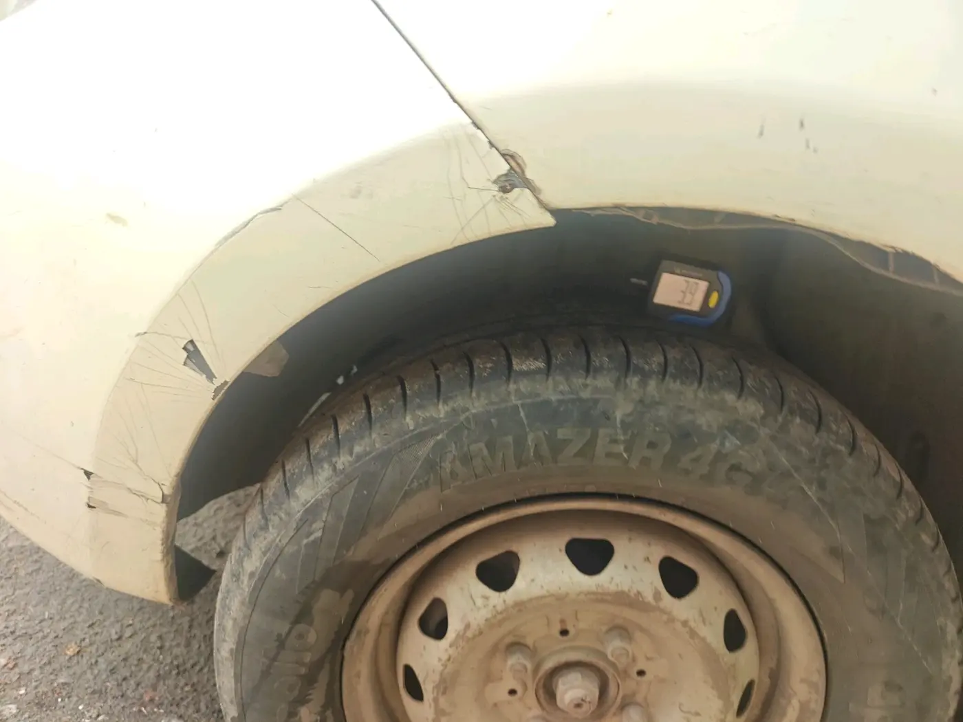 2013 Tata Indica Vista LX TDI, Diesel, Manual, 1,30,222 km, tyre