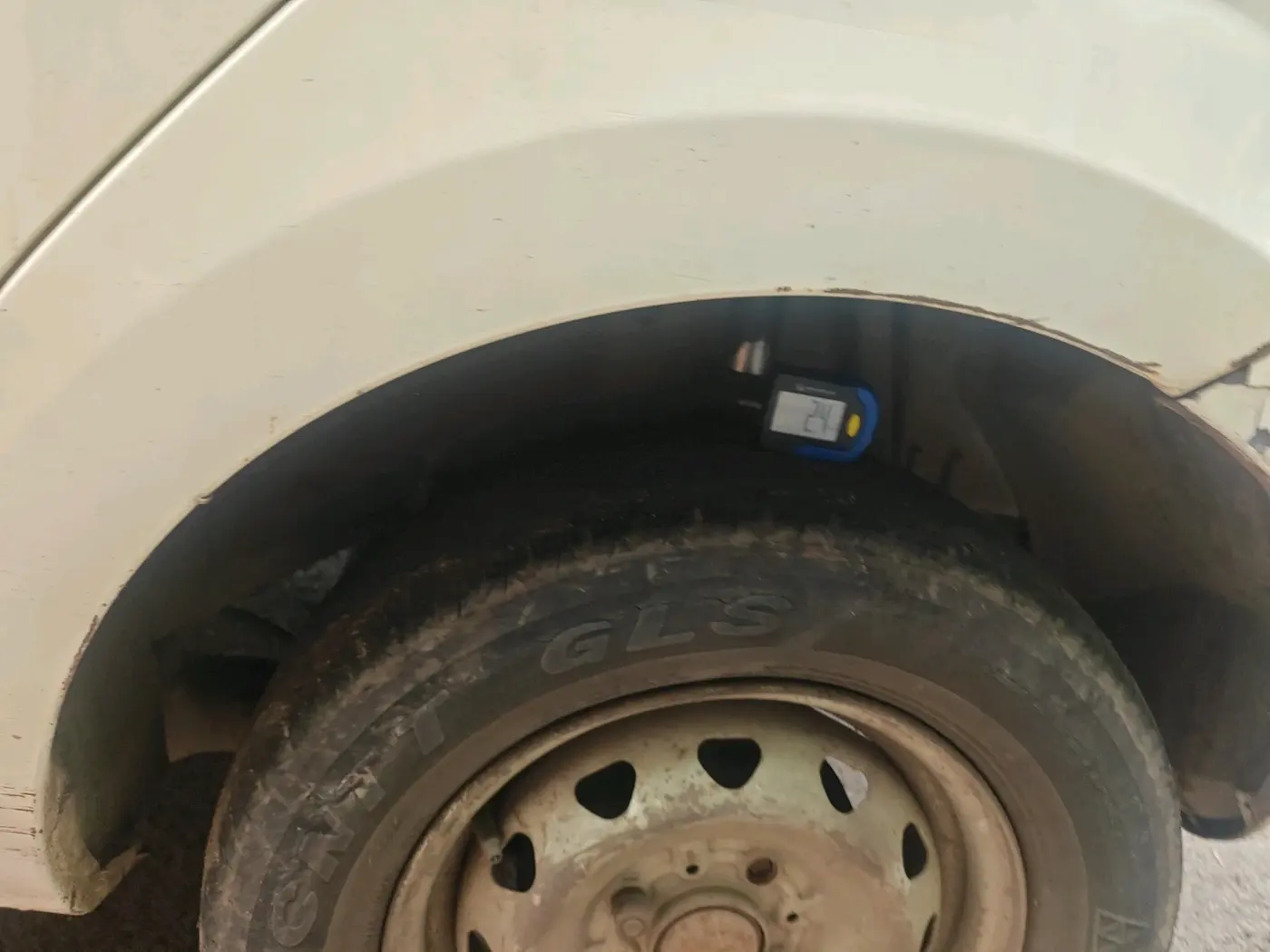 2013 Tata Indica Vista LX TDI, Diesel, Manual, 1,30,222 km, tyre