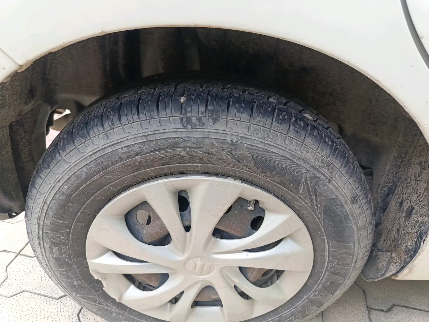 2019 Maruti Swift VXI, Petrol, Manual, 35,560 km, tyre