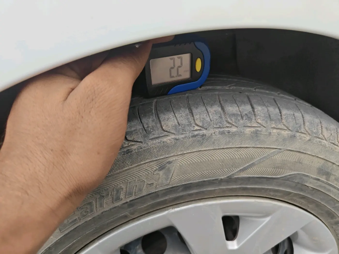 2013 Hyundai Grand i10 SPORTZ 1.2 KAPPA VTVT, Petrol, Manual, 1,29,179 km, tyre