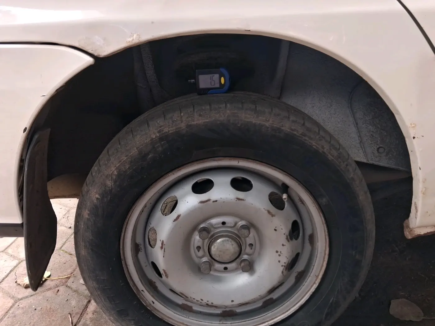 2015 Tata Indigo ECS LX TDI, Diesel, Manual, 1,46,359 km, tyre