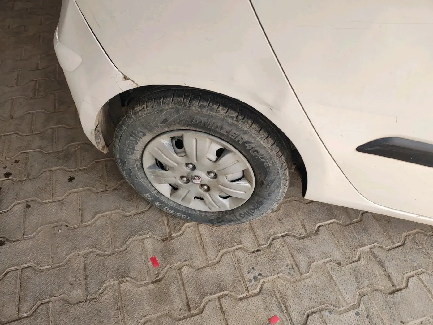 2015 Hyundai i10 MAGNA 1.1, CNG, Manual, 89,384 km, tyre