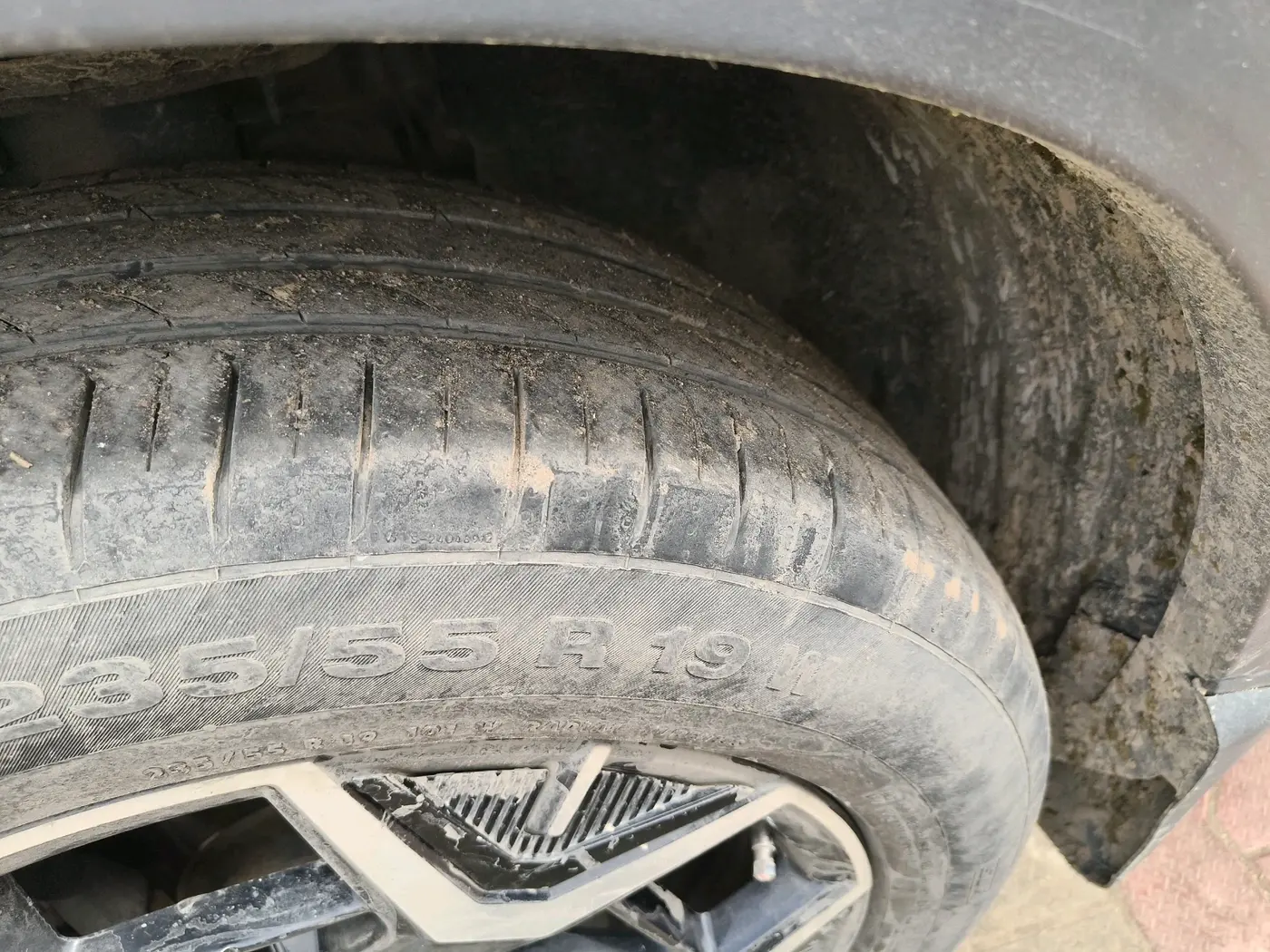 2022 Tata Harrier XZ PLUS JET 2.0L, Diesel, Manual, 1,11,362 km, tyre