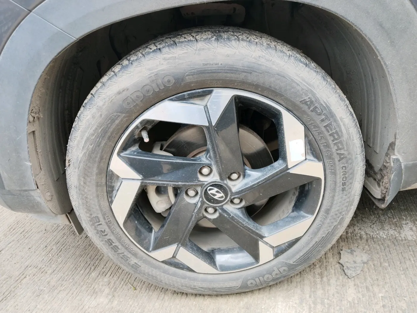 2021 Hyundai ALCAZAR PLATINUM 1.5 MT 7STR, Diesel, Manual, 70,800 km, tyre