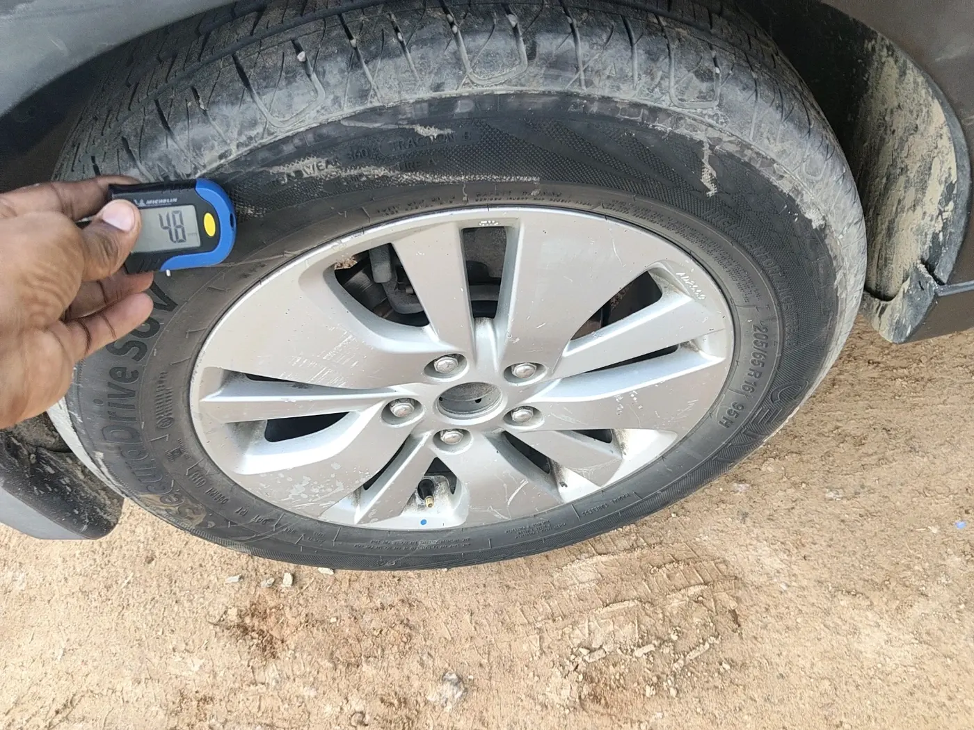 2015 Maruti S Cross ZETA 1.3, Diesel, Manual, 1,75,689 km, tyre