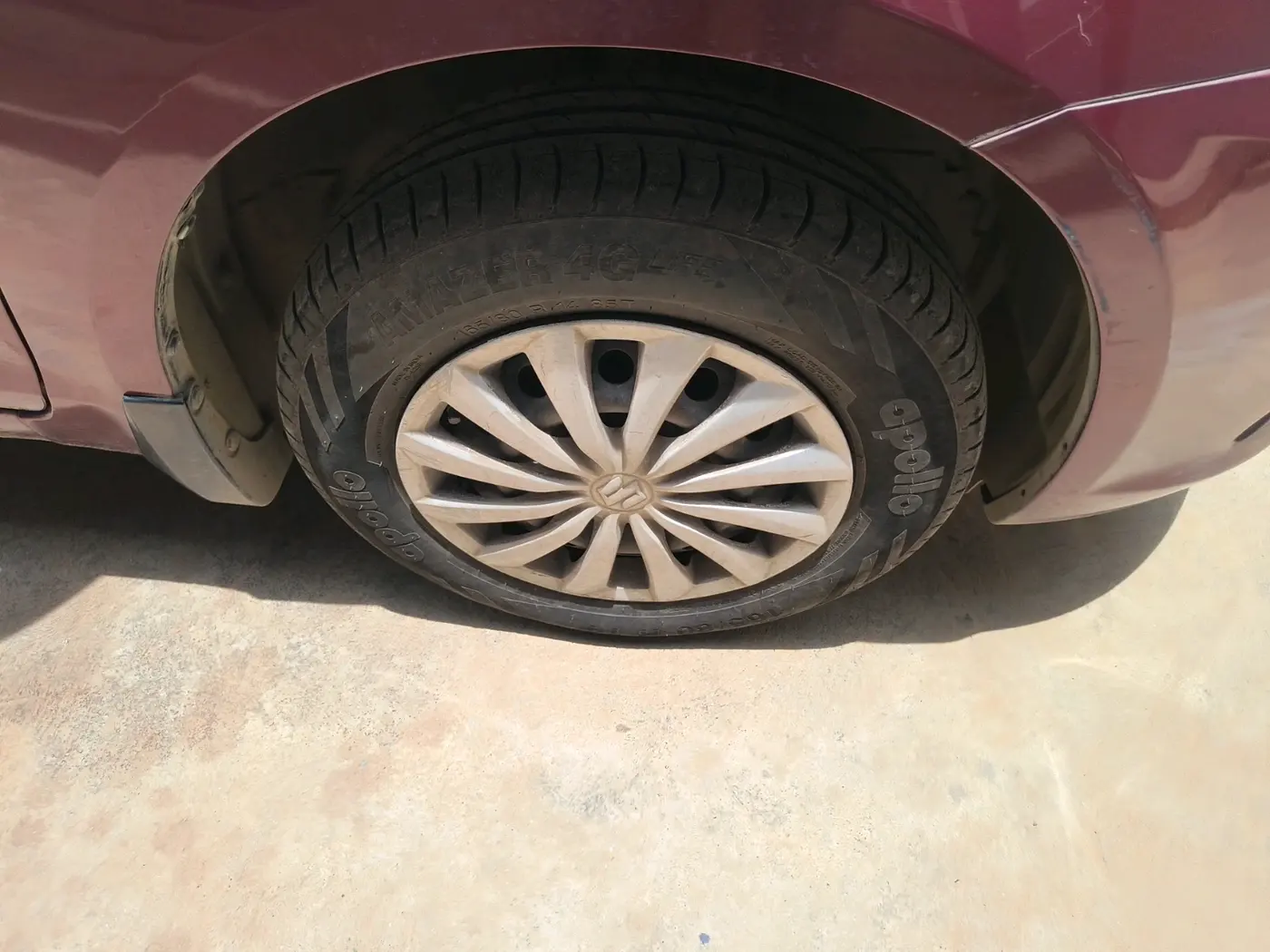 2016 Maruti Swift Dzire VXI, Petrol, Manual, 73,149 km, tyre