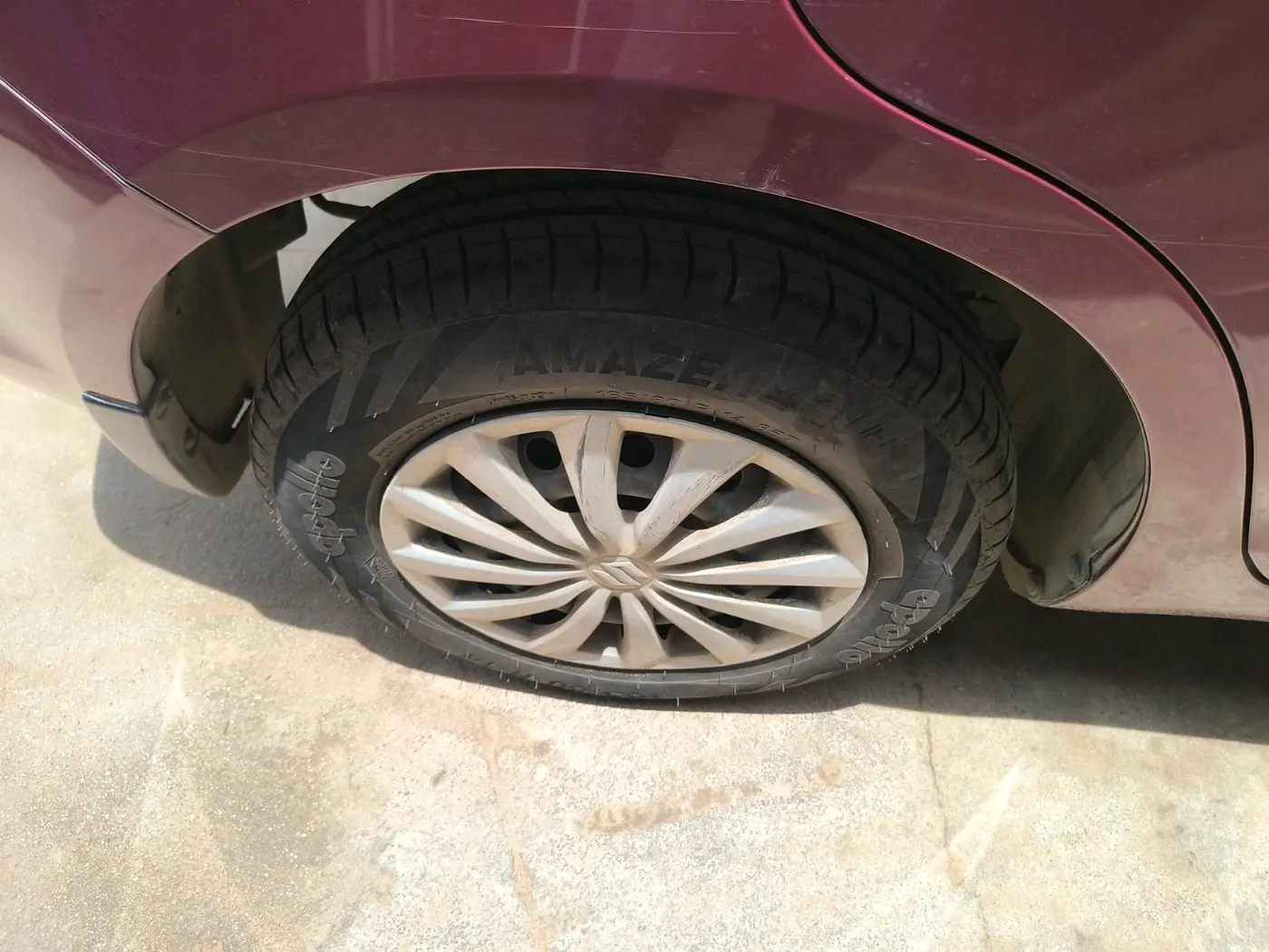 2016 Maruti Swift Dzire VXI, Petrol, Manual, 73,149 km, tyre