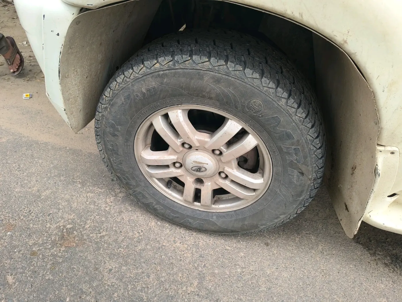 2011 Mahindra Scorpio SLE, Diesel, Manual, 1,47,769 km, tyre