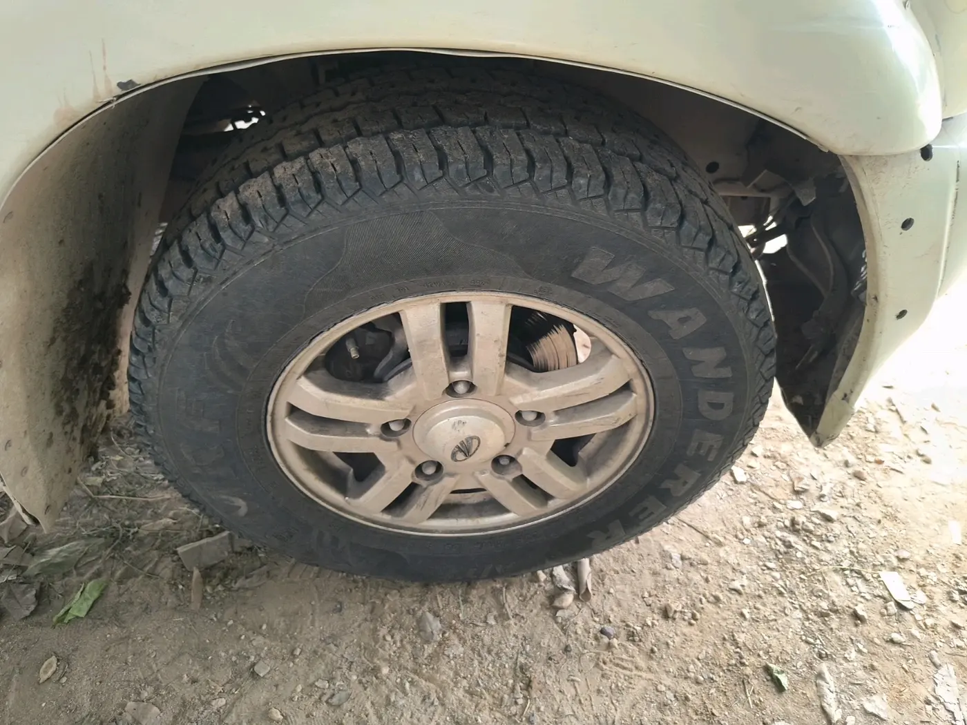 2011 Mahindra Scorpio SLE, Diesel, Manual, 1,47,769 km, tyre