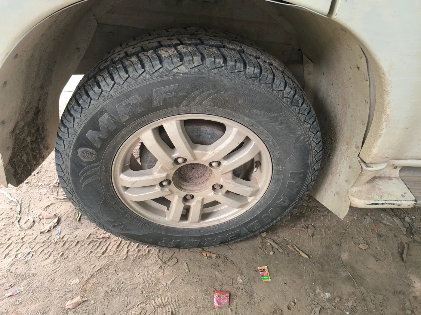 2011 Mahindra Scorpio SLE, Diesel, Manual, 1,47,769 km, tyre
