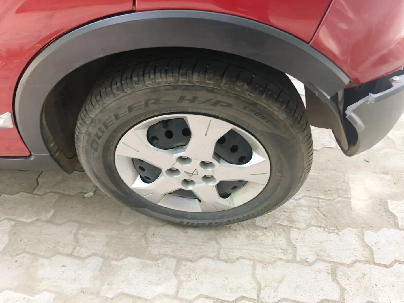 2023 Mahindra XUV300 W6 1.2 PETROL, Petrol, Manual, 29,089 km, tyre