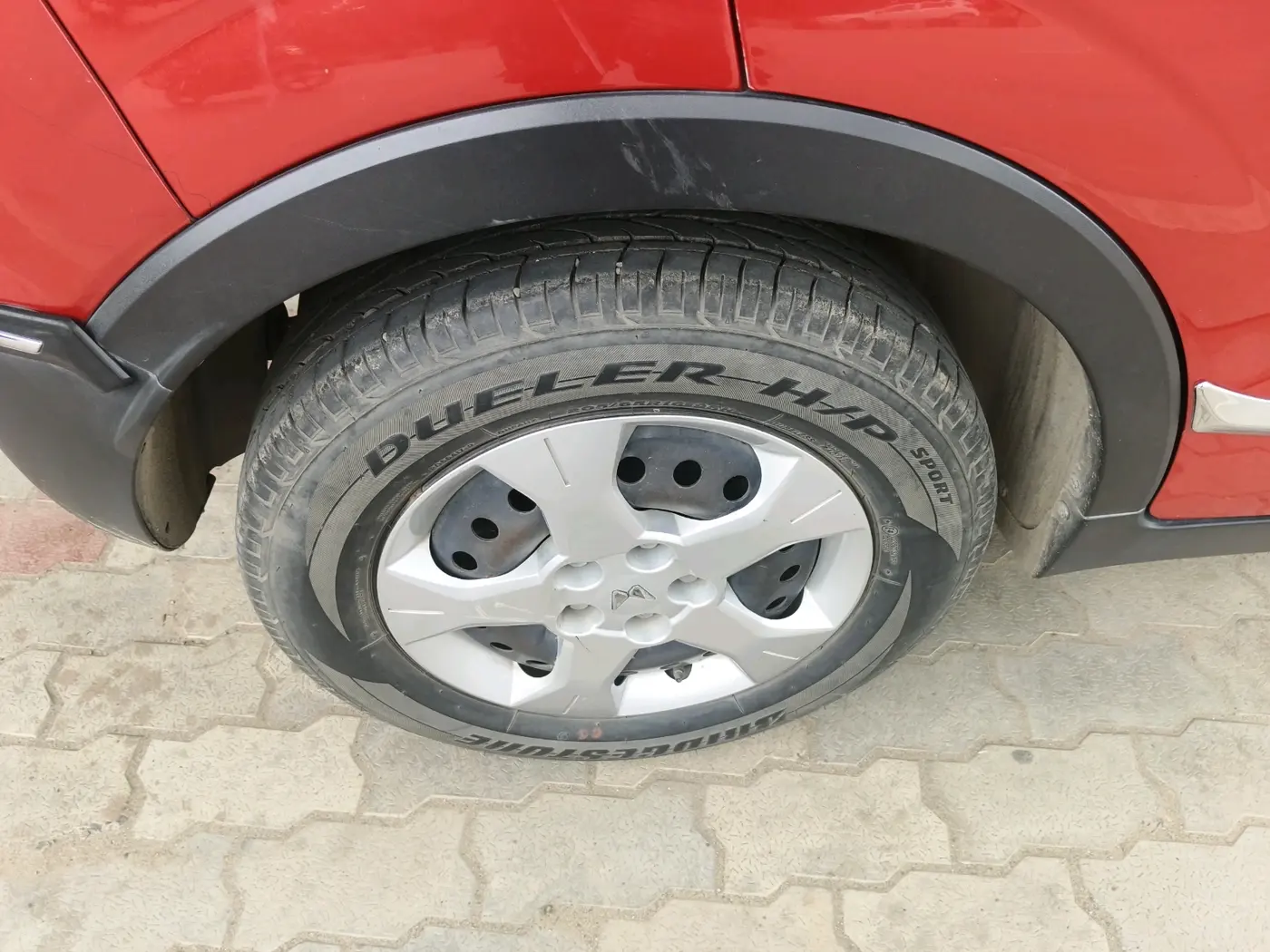 2023 Mahindra XUV300 W6 1.2 PETROL, Petrol, Manual, 29,089 km, tyre