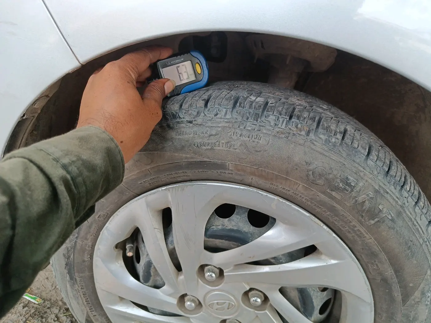 2021 Hyundai AURA S 1.2 CNG, CNG, Manual, 1,33,084 km, tyre