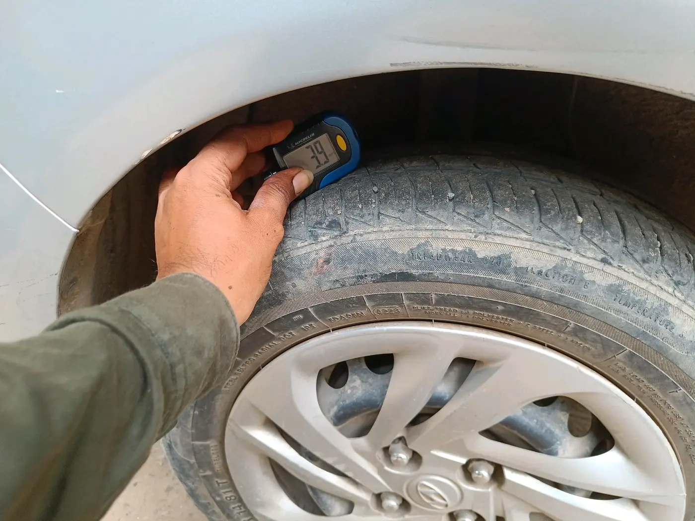 2021 Hyundai AURA S 1.2 CNG, CNG, Manual, 1,33,084 km, tyre