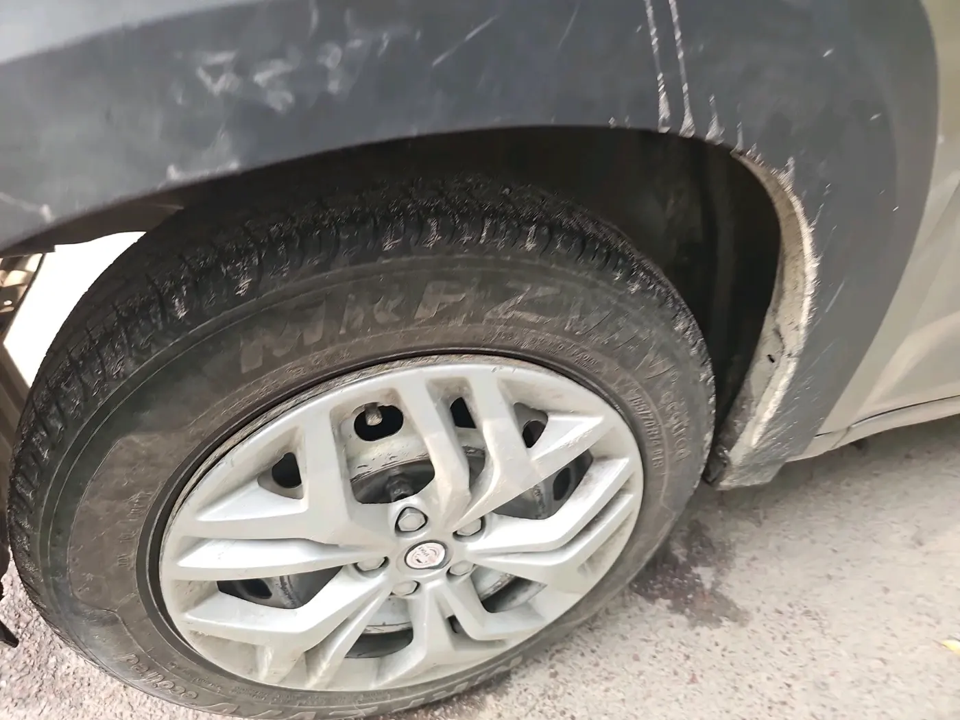 2018 Mahindra KUV 100 NXT K2 D 6S, Diesel, Manual, 6,96,416 km, tyre