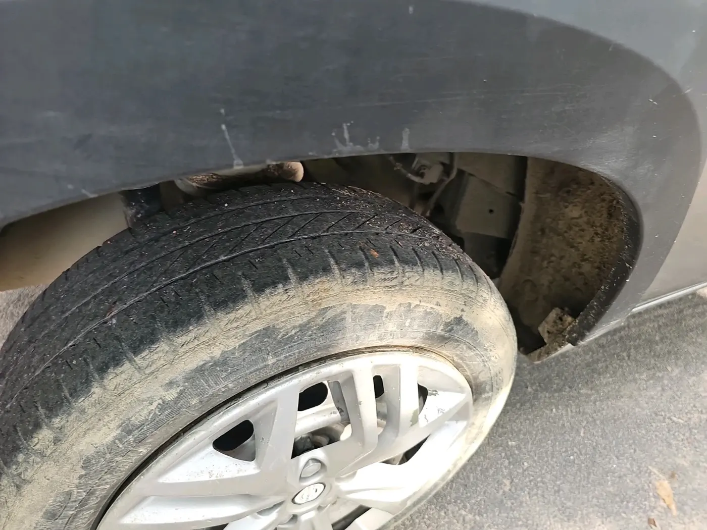 2018 Mahindra KUV 100 NXT K2 D 6S, Diesel, Manual, 6,96,416 km, tyre