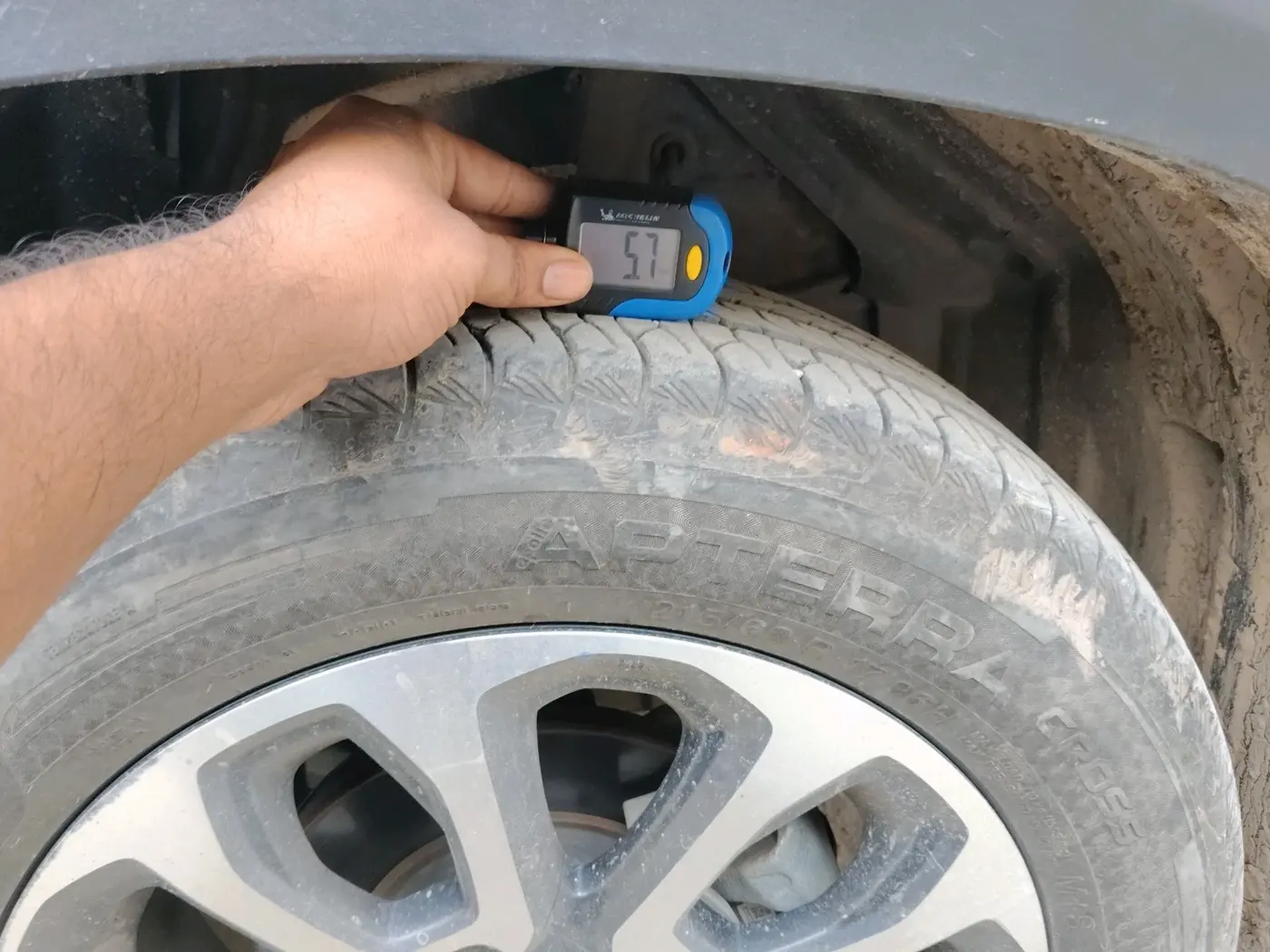 2023 Maruti Grand Vitara ZETA CNG, CNG, Manual, 26,946 km, tyre