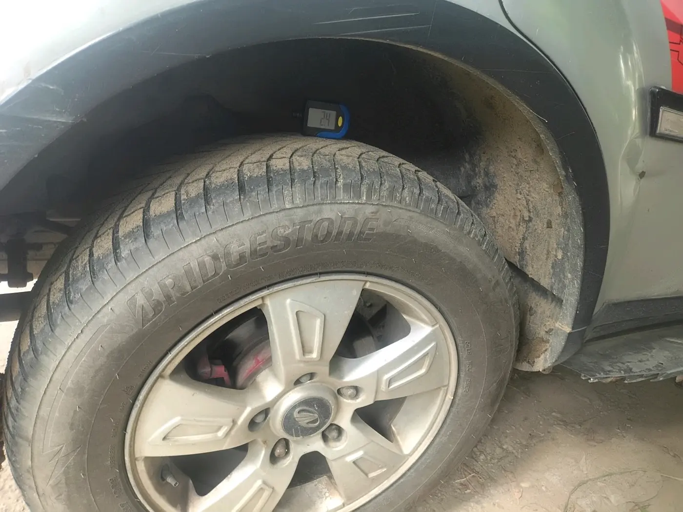 2015 Mahindra XUV500 W8, Diesel, Manual, 1,50,000 km, tyre