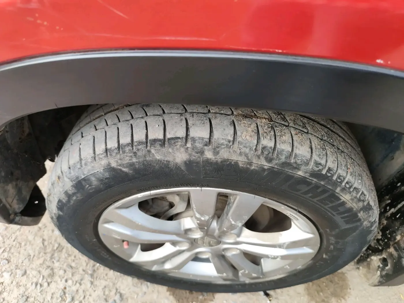 2017 Maruti Vitara Brezza ZDI, Diesel, Manual, 1,02,242 km, tyre