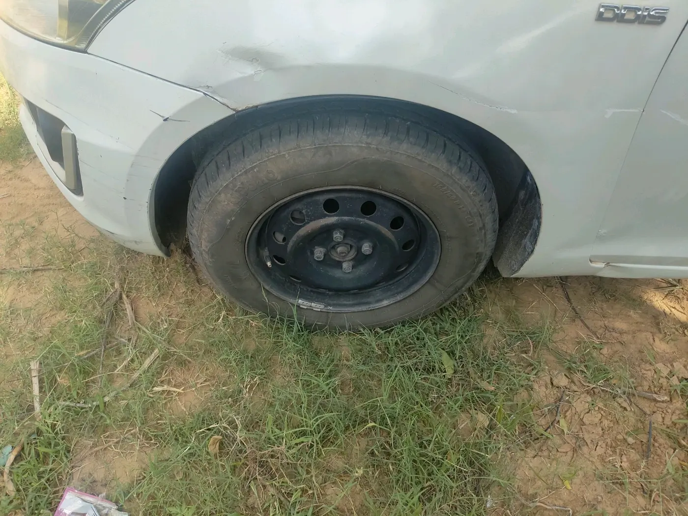 2015 Maruti Swift VDI, Diesel, Manual, 1,74,025 km, tyre