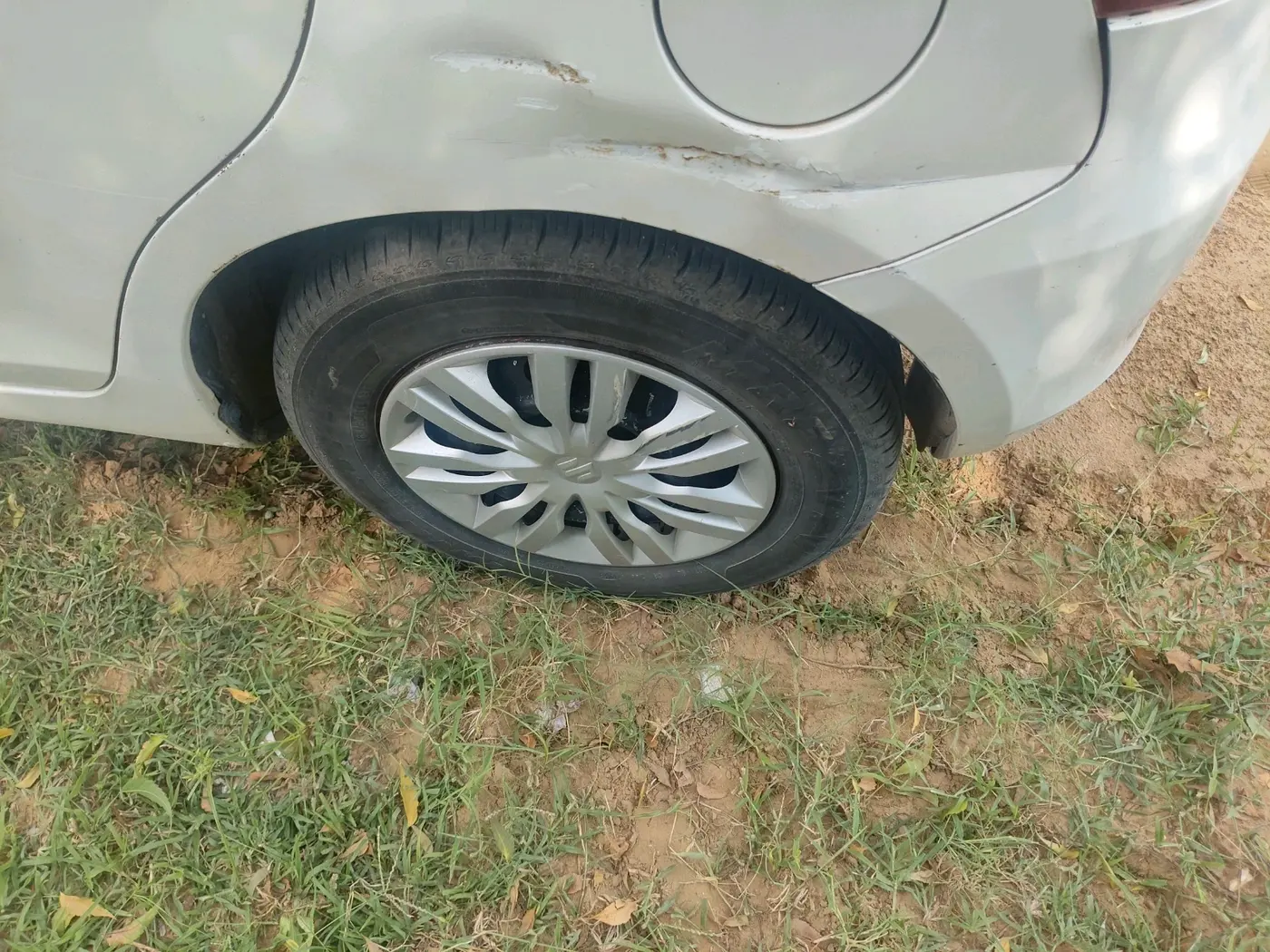 2015 Maruti Swift VDI, Diesel, Manual, 1,74,025 km, tyre