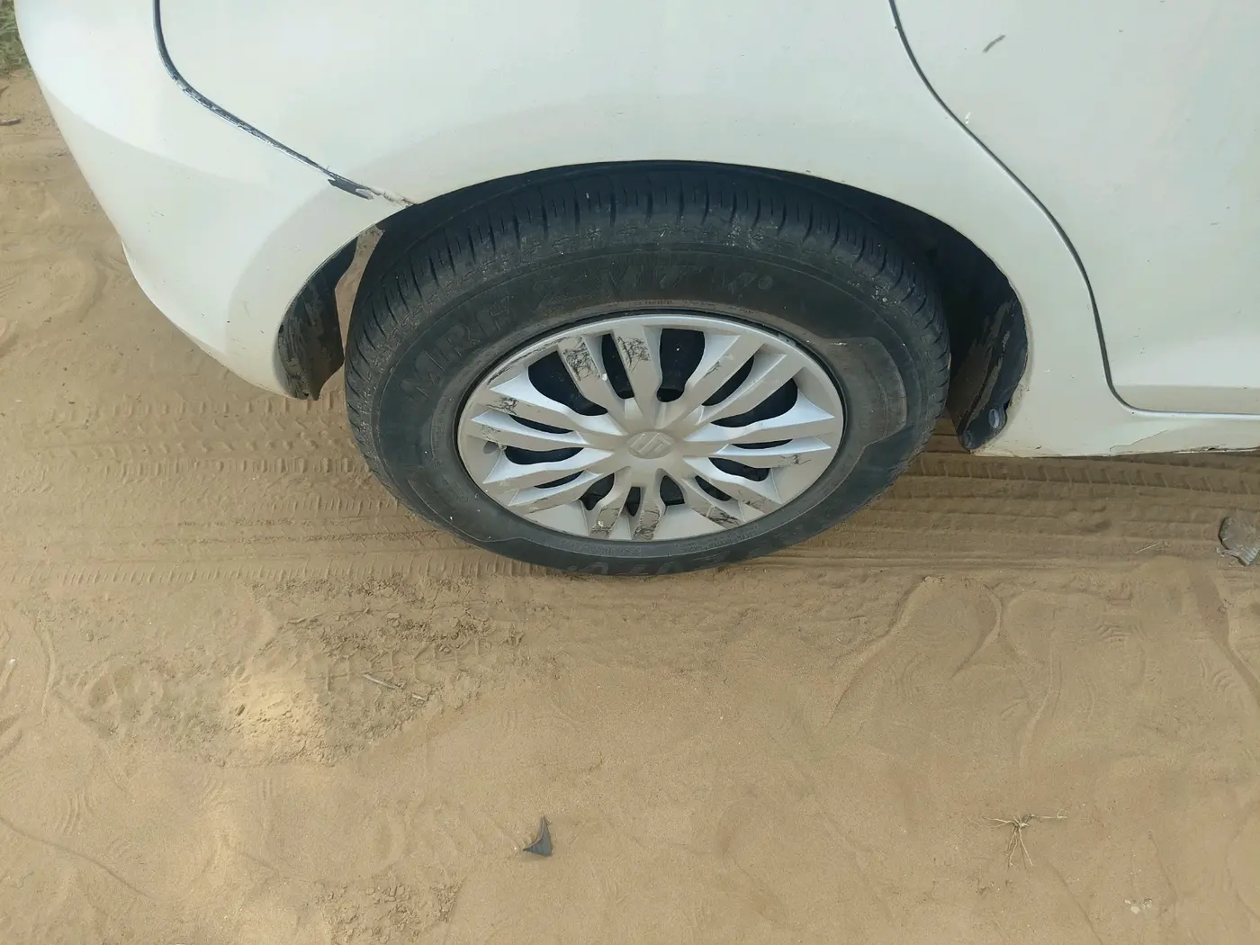 2015 Maruti Swift VDI, Diesel, Manual, 1,74,025 km, tyre