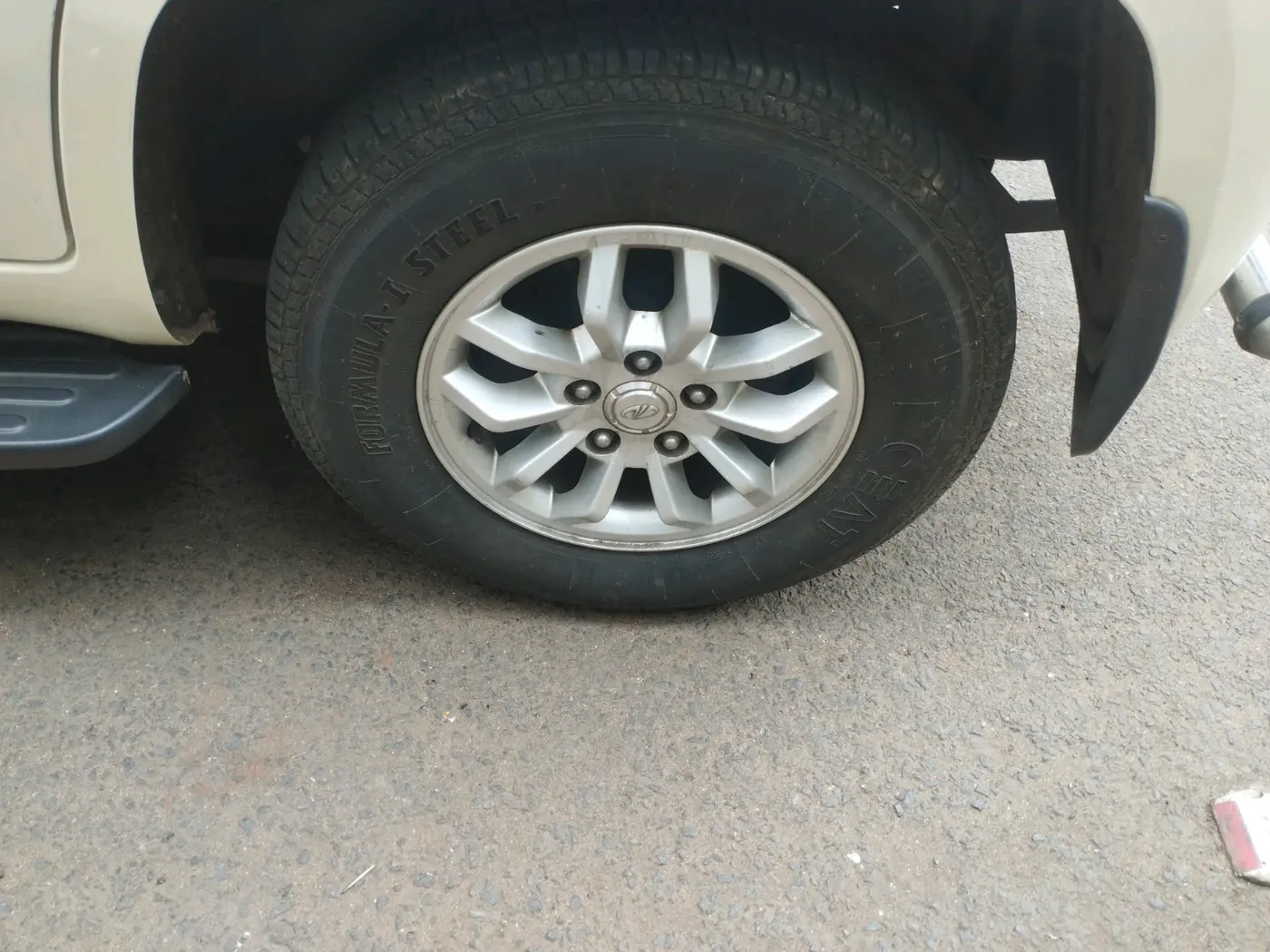 2017 Mahindra TUV300 T8, Diesel, Manual, 55,395 km, tyre