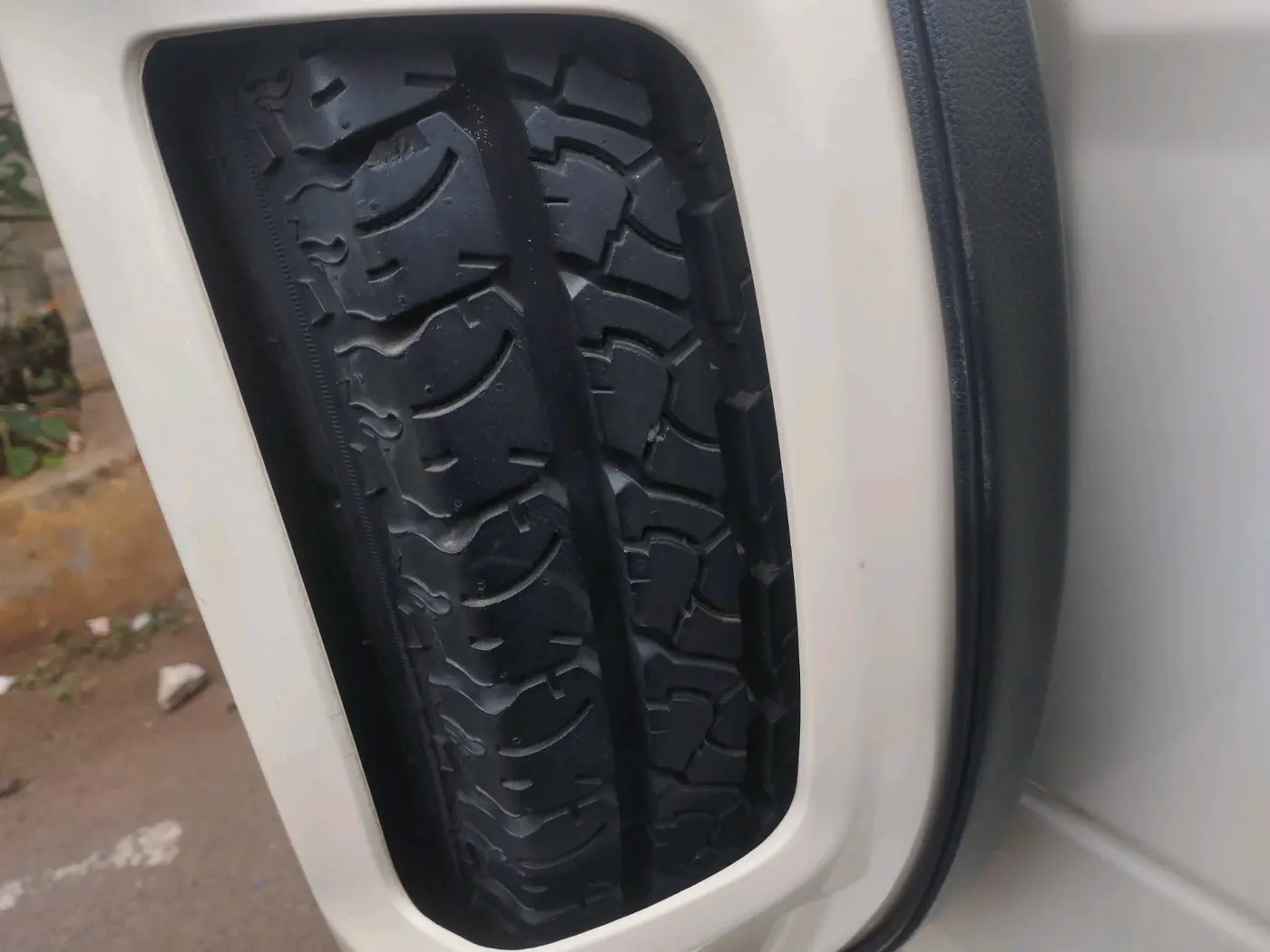 2017 Mahindra TUV300 T8, Diesel, Manual, 55,395 km, tyre